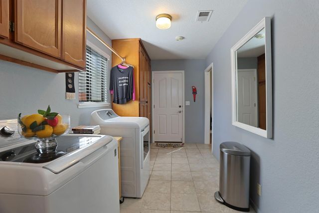 724 Adare Way, Galt, CA 95632