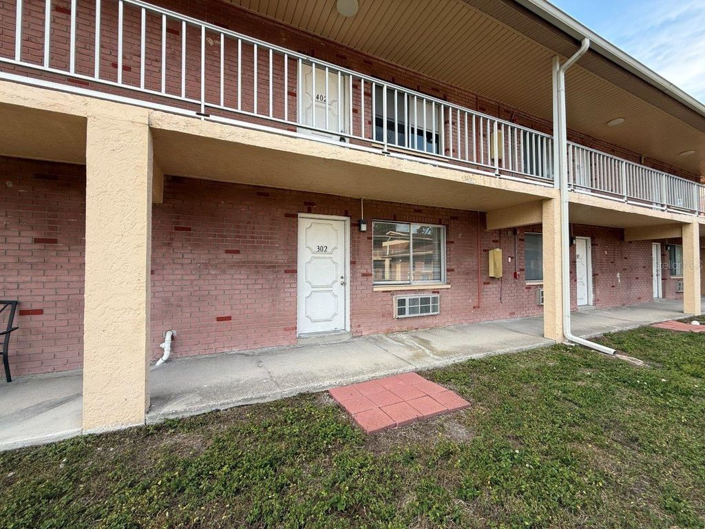 3301 58TH AVENUE S 302, St Petersburg, FL 33712