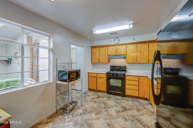 3432 W PALMAIRE Avenue, Phoenix, AZ 85051