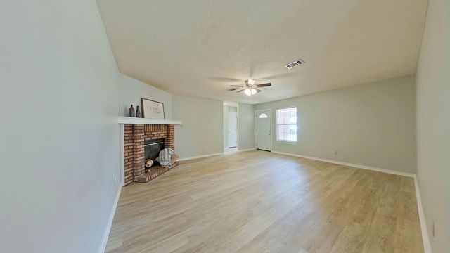 451 Chris Lane, Mary Esther, FL 32569