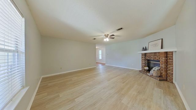 451 Chris Lane, Mary Esther, FL 32569