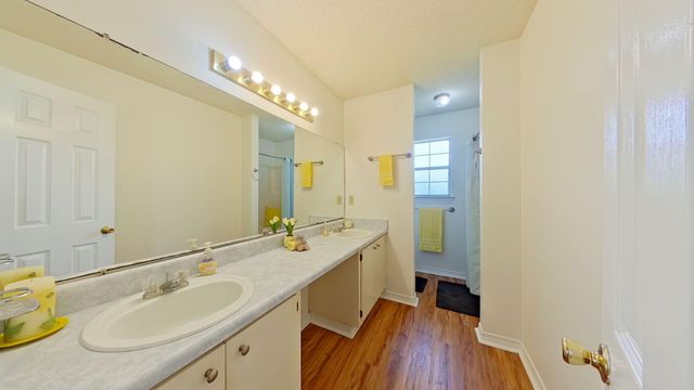 451 Chris Lane, Mary Esther, FL 32569