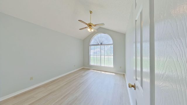451 Chris Lane, Mary Esther, FL 32569