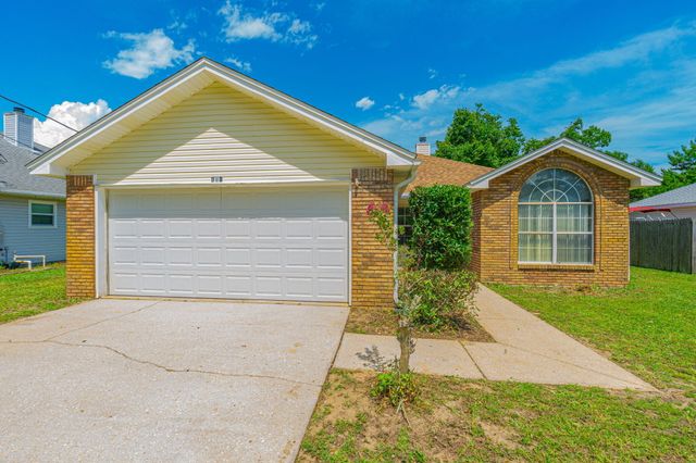 451 Chris Lane, Mary Esther, FL 32569