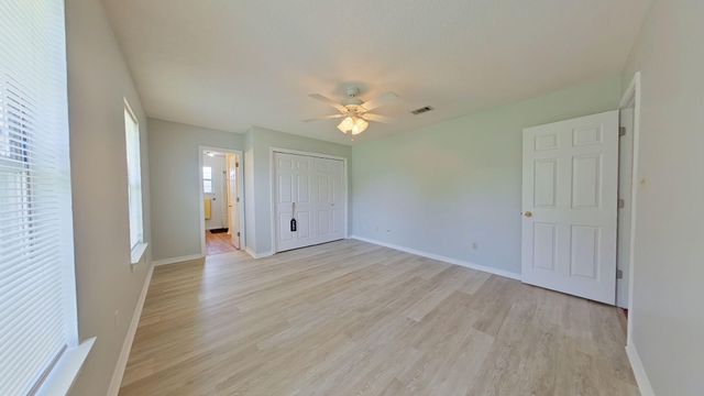 451 Chris Lane, Mary Esther, FL 32569