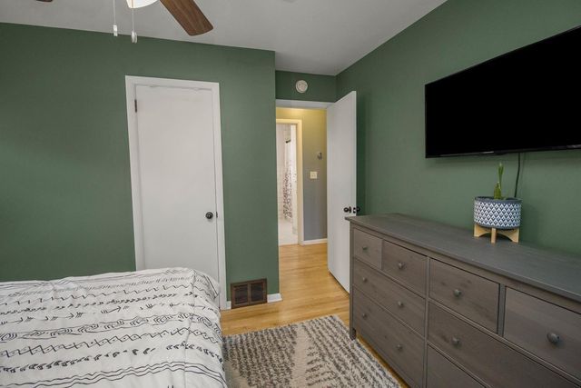 4934 Sheridan Avenue N, Minneapolis, MN 55430