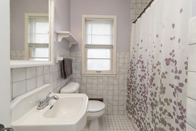 4934 Sheridan Avenue N, Minneapolis, MN 55430