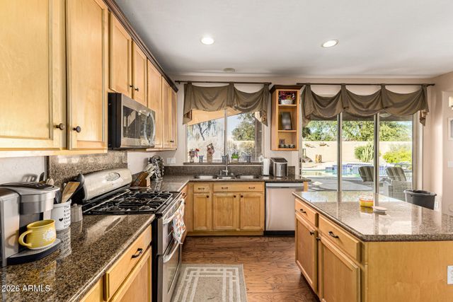 8004 W DONALD Drive, Peoria, AZ 85383