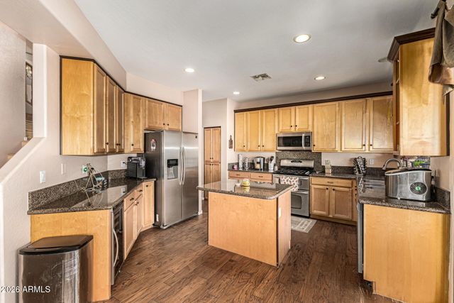 8004 W DONALD Drive, Peoria, AZ 85383