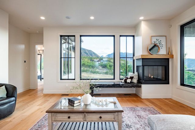 732 S NEBO CIR, Woodland Hills, UT 84653