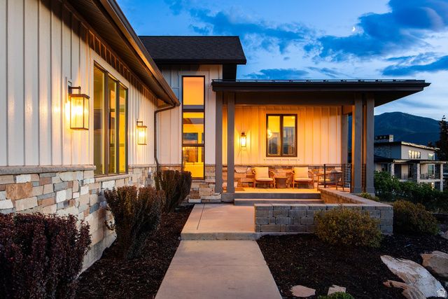 732 S NEBO CIR, Woodland Hills, UT 84653