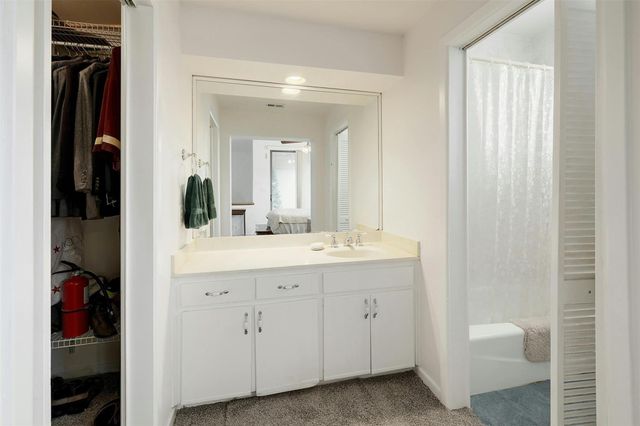 1735 Spyglass DR 115, Austin, TX 78746