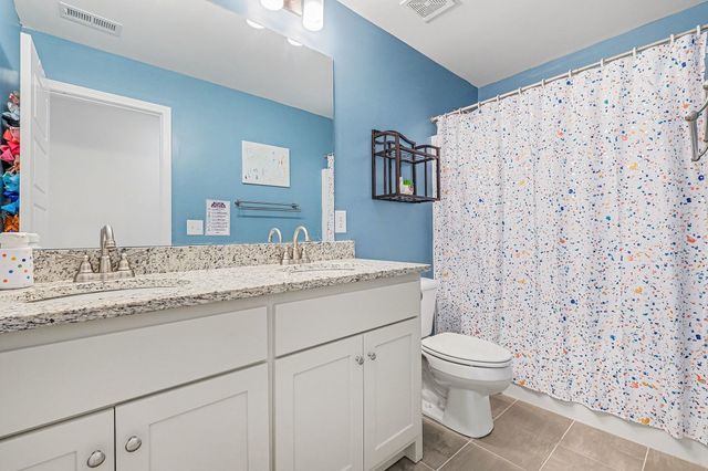 123 Macaw Ln, La Vergne, TN 37086