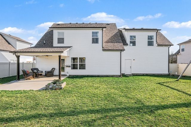 123 Macaw Ln, La Vergne, TN 37086