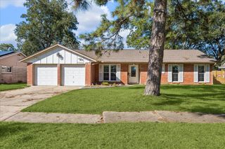 7824 Yucca Drive, Texas City, TX 77591