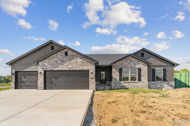 1232 Ole Town Bridge, O'fallon, IL 62269