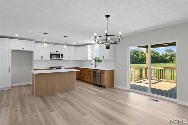 1232 Ole Town Bridge, O'fallon, IL 62269