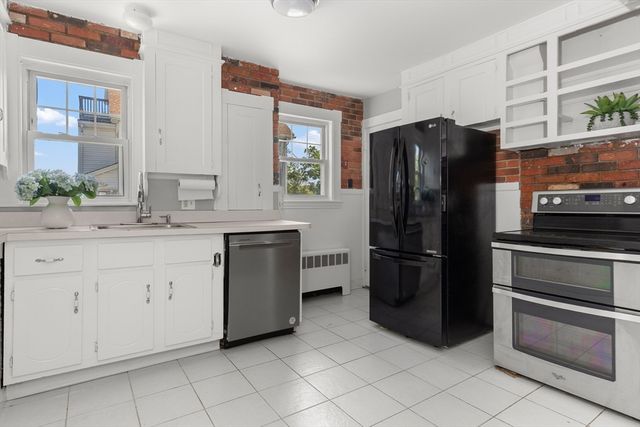 18 Hardy St, Danvers, MA 01923