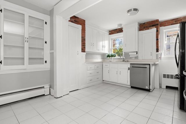 18 Hardy St, Danvers, MA 01923