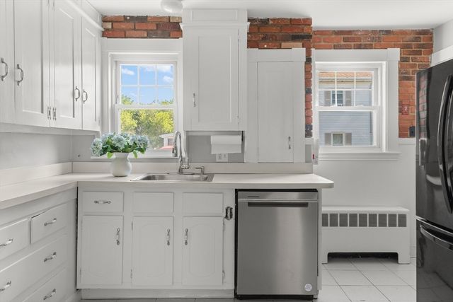18 Hardy St, Danvers, MA 01923