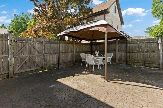 18 Hardy St, Danvers, MA 01923