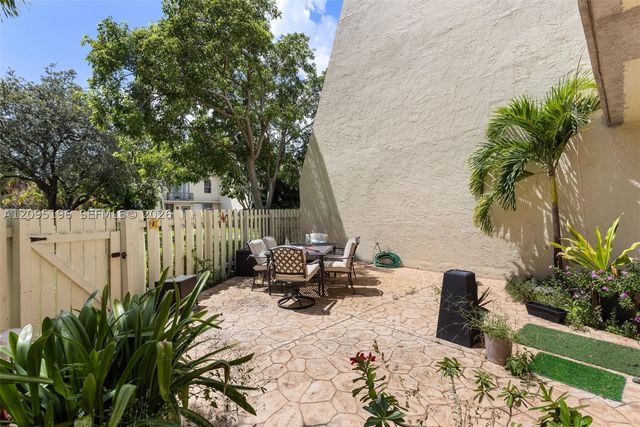 1655 NE 115th St 9B, Miami, FL 33181