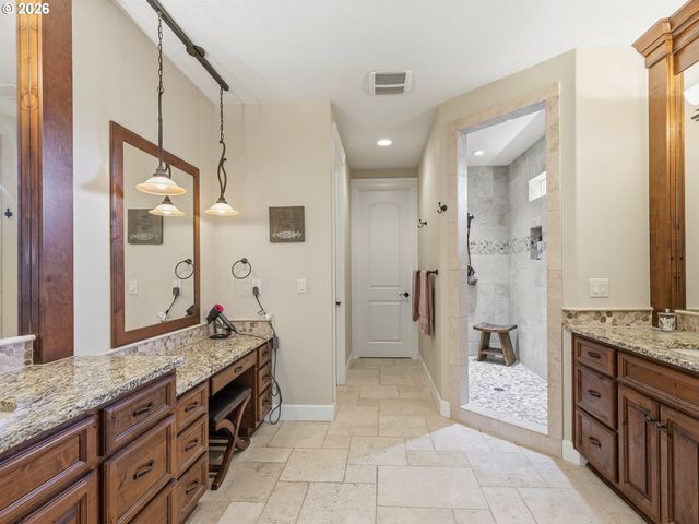 3305 Nw 104TH Cir, Vancouver, WA 98685