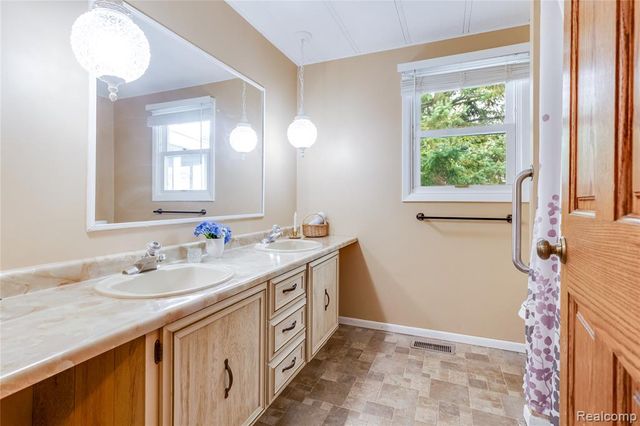 3333 Ravenswood, Marysville, MI 48040