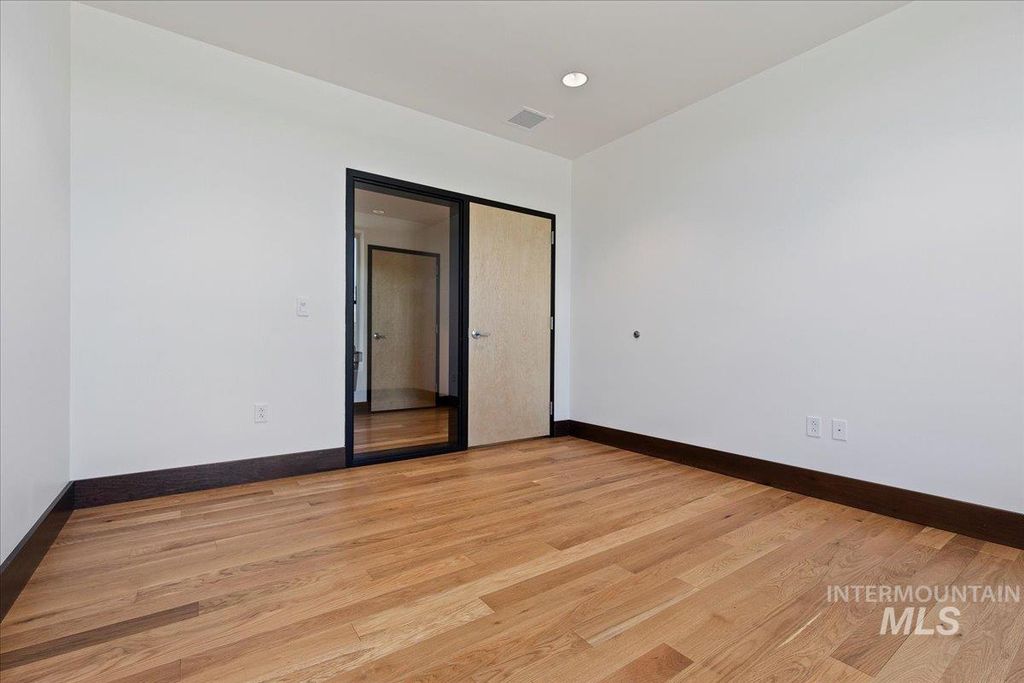 335 S Locust Grove Rd, Meridian, ID 83642 photo 11