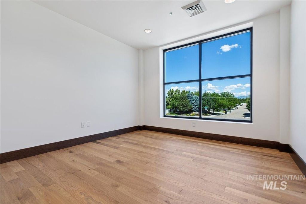 335 S Locust Grove Rd, Meridian, ID 83642 photo 13