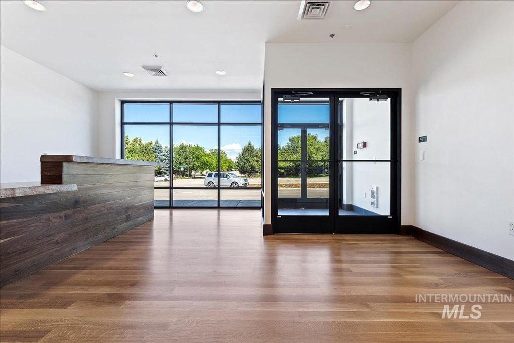 335 S Locust Grove Rd, Meridian, ID 83642 photo 8