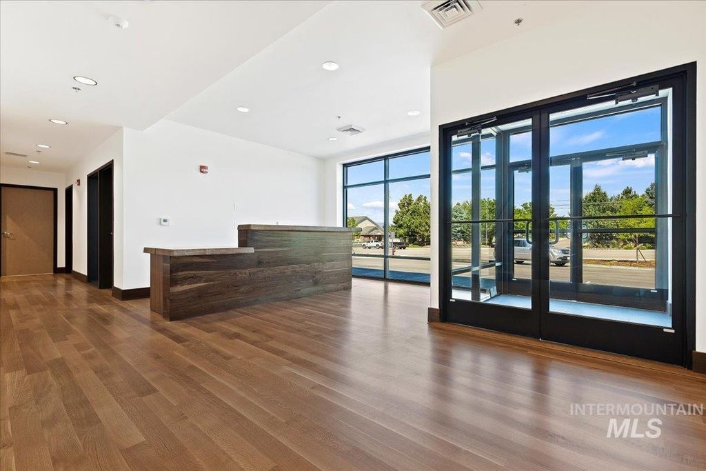 335 S Locust Grove Rd, Meridian, ID 83642 photo 9