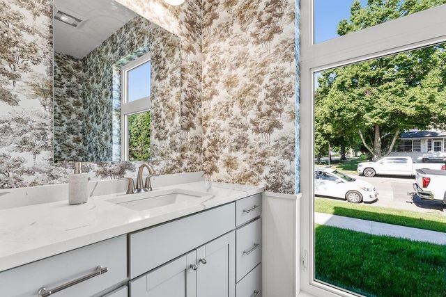 832 Clay Street, Cedar Falls, IA 50613