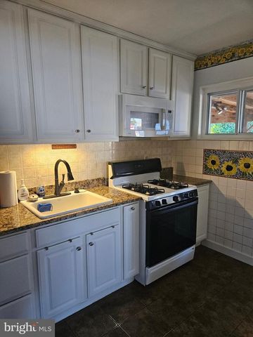 905 LINDSAY RD, Oxon Hill, MD 20745