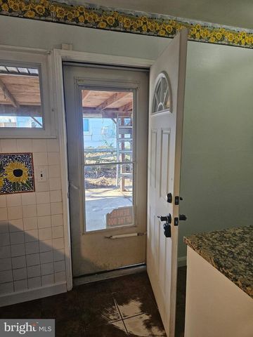 905 LINDSAY RD, Oxon Hill, MD 20745