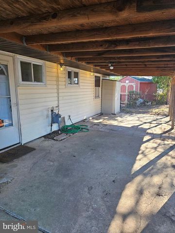 905 LINDSAY RD, Oxon Hill, MD 20745