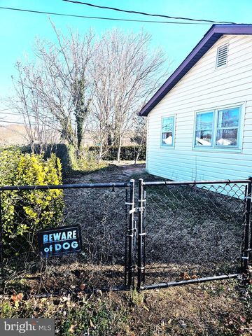 905 LINDSAY RD, Oxon Hill, MD 20745