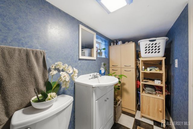 26 Harvey Street, New Brunswick, NJ 08901