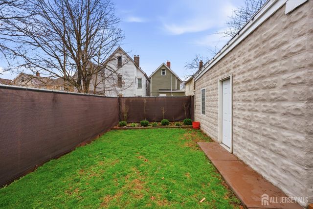 26 Harvey Street, New Brunswick, NJ 08901