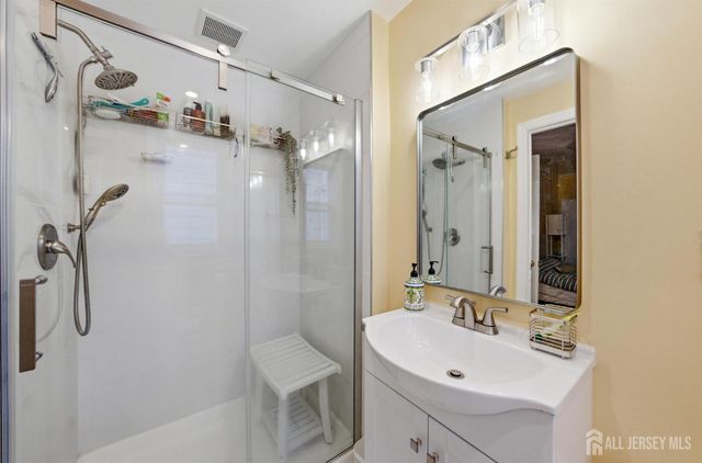 26 Harvey Street, New Brunswick, NJ 08901