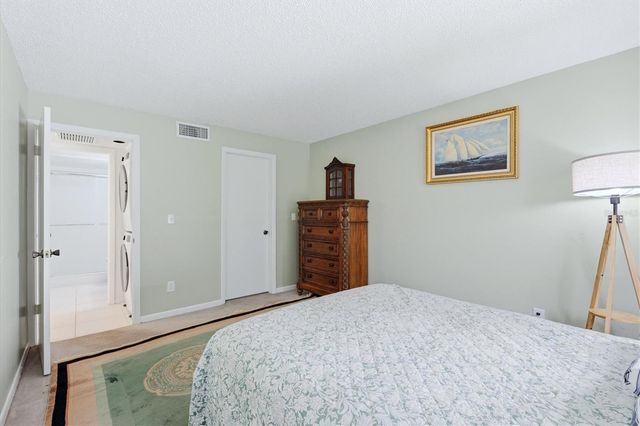 4528 LONGWATER 35, Sarasota, FL 34235