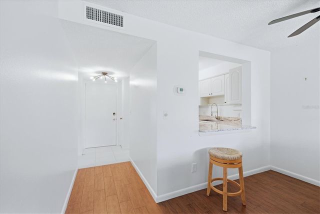 4528 LONGWATER 35, Sarasota, FL 34235