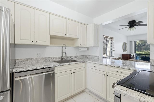 4528 LONGWATER 35, Sarasota, FL 34235