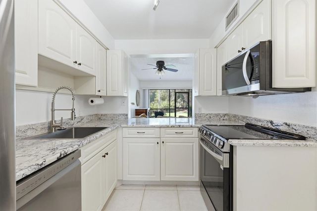 4528 LONGWATER 35, Sarasota, FL 34235