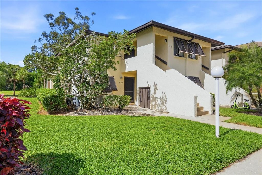 4528 LONGWATER 35, Sarasota, FL 34235