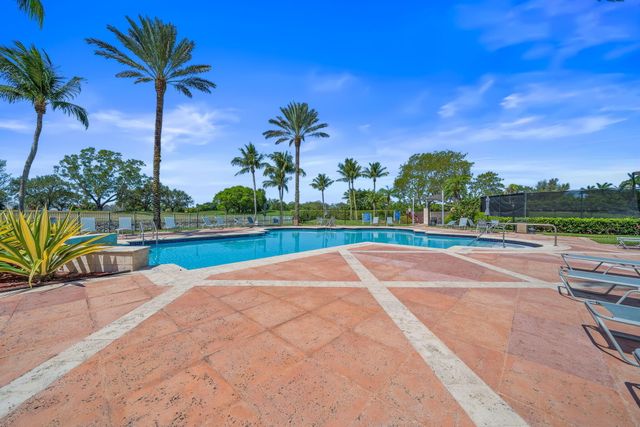 11790 St Andrews Place 203, Wellington, FL 33414