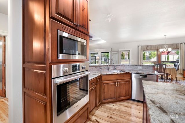 600 Sun Terrace Dr, Twin Falls, ID 83301