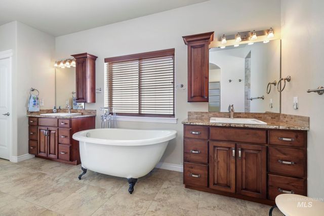 600 Sun Terrace Dr, Twin Falls, ID 83301