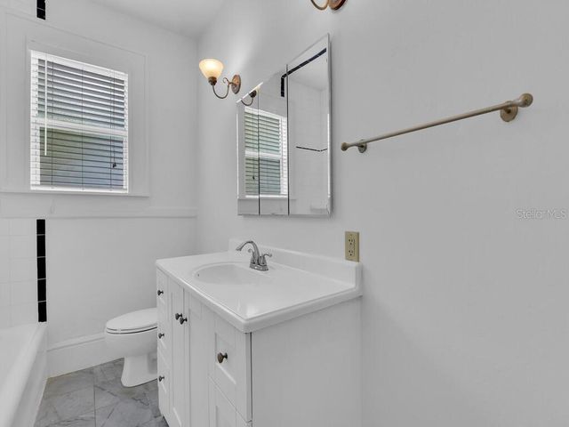 1446 POINCIANA AVENUE, Fort Myers, FL 33901