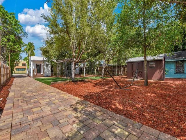 1446 POINCIANA AVENUE, Fort Myers, FL 33901